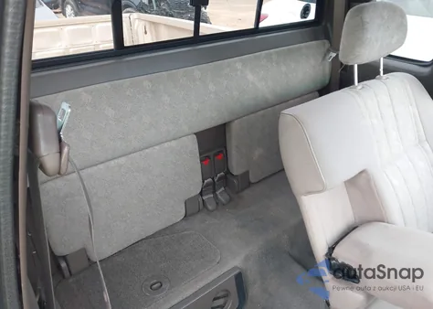 2000 Toyota Tacoma из США, поврежденный, VIN 4TAVL52N3YZ606060